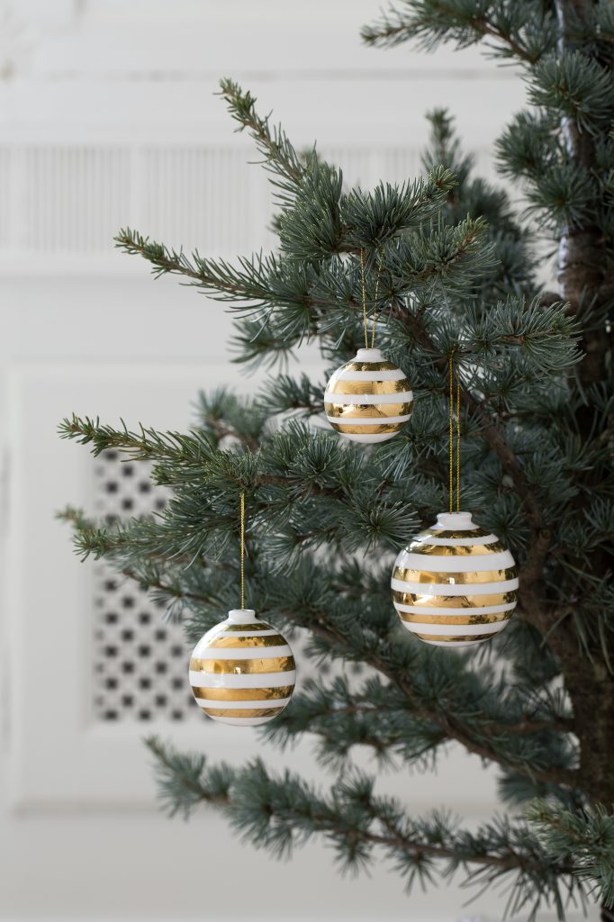 Omaggio Christmas Baubles Gold 1